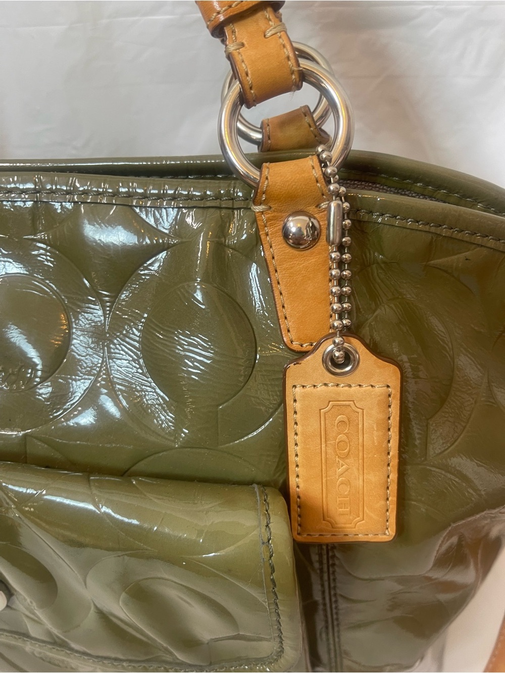 Coach 13179 patent olive green leather tote bag. - Picture 2 of 12